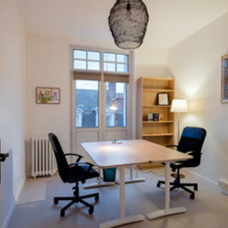 Bureau privé 15 m² 2 postes Coworking Rue d'Entraigues Tours 37000 - photo 1